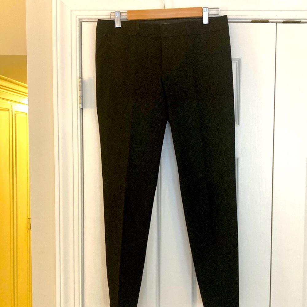 Banana Republic Sloan pants in black. A classic for all year!